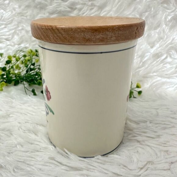 Lenox Chinastone Poppies in Blue Small Cookie/Spice / Multipurpose Jar w/ Lid - Picture 2 of 8